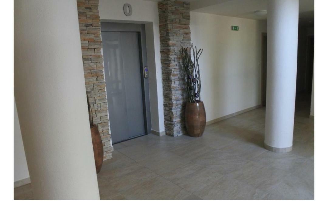 Apartman V Starej Lesnej S Balkonom Stara Lesna Exterior photo